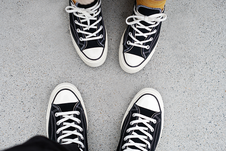 Farfetch戰利品開箱|VEJA V10小白鞋、Converse 1970黑色高筒低