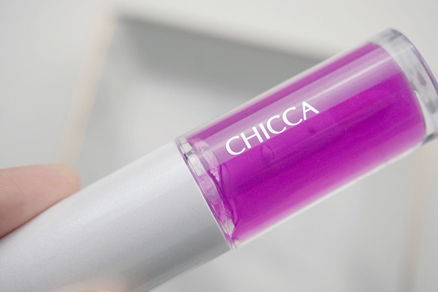 CHICCA 紫色唇油 05.JPG