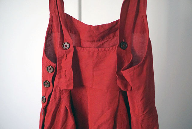 紅洋裝穿搭 MANGO度假感棉麻洋裝穿搭分享04.JPG